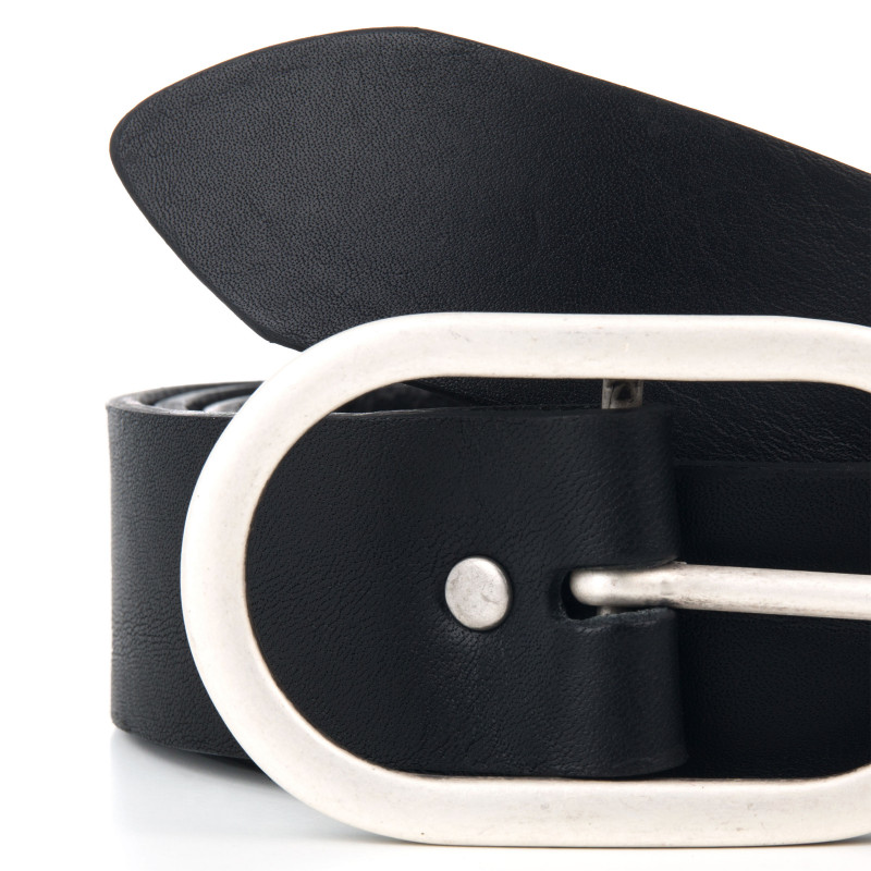 gros plan ceinture femme noir fabriquee en France