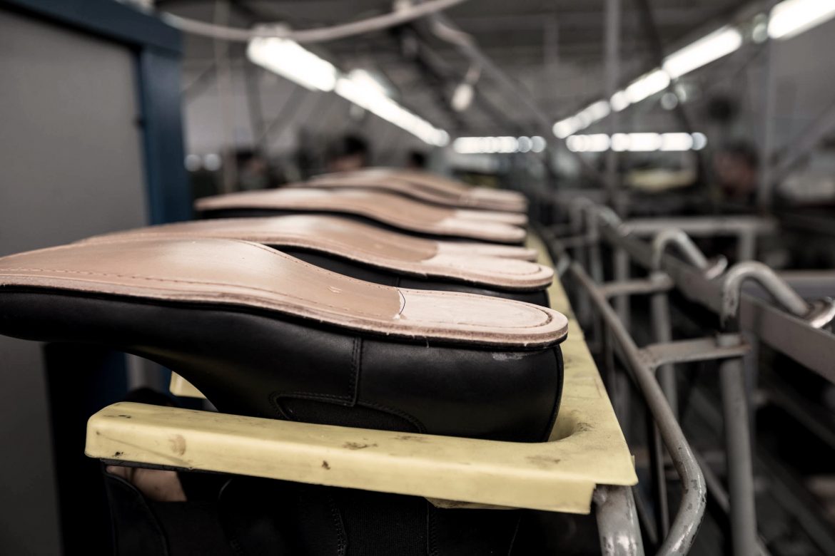 Atelier fabrication chaussures homme Portugal Jules & Jenn