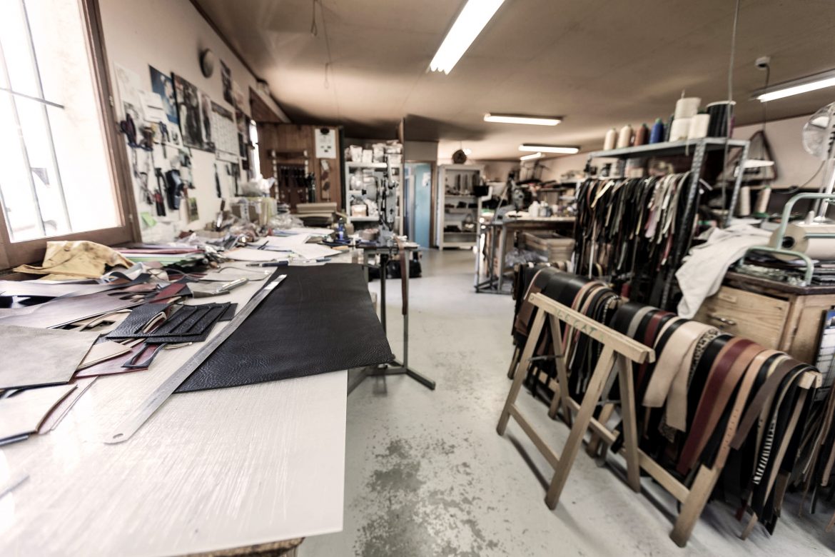 Atelier fabrication ceintures cuir France Jules & Jenn