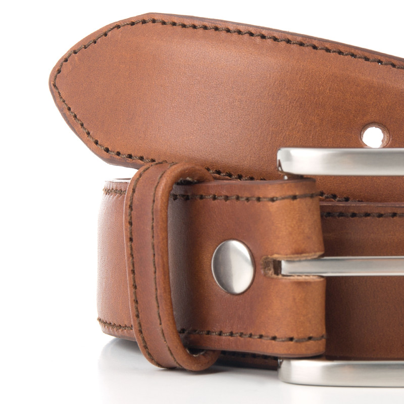 gros plan ceinture homme cuir cognac classique fabriquee en France