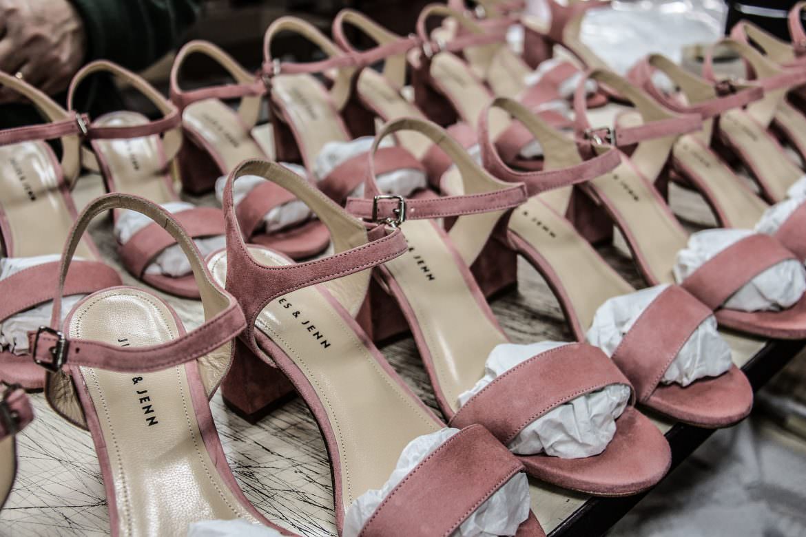 Fabrication chaussure cuir femme sandales talons Jules & Jenn