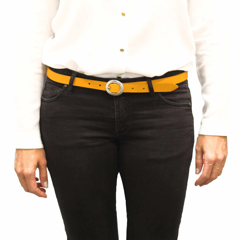 vue portée ceinture fine cuir jaune jules & jenn