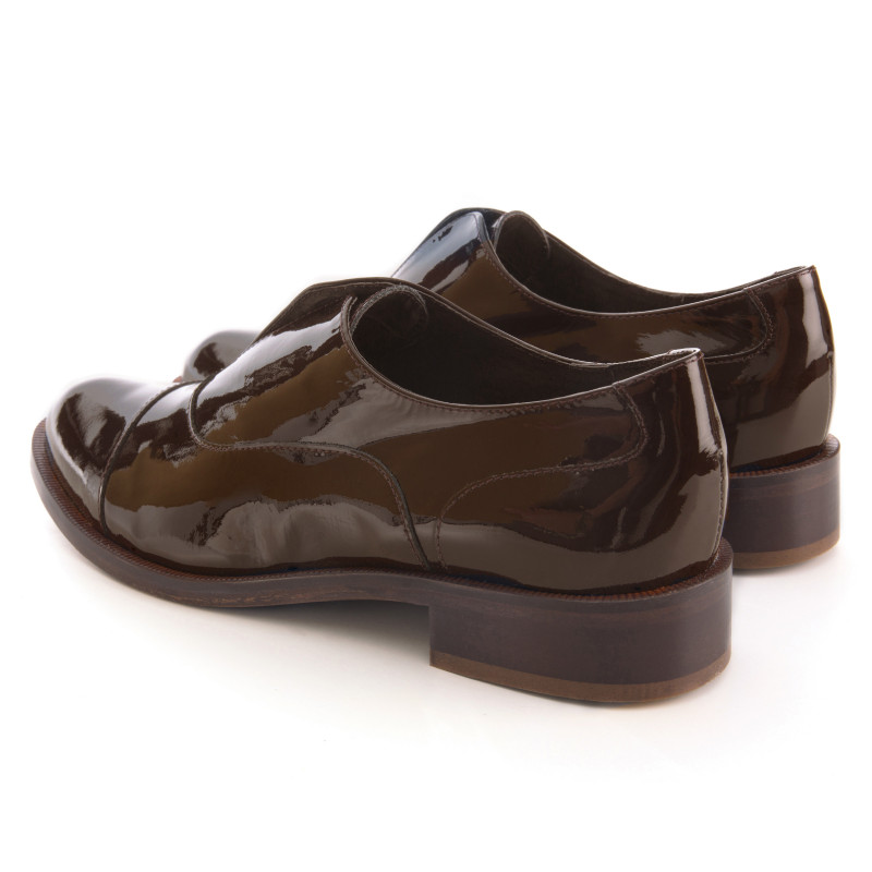 vue arriere de derby femme cuir verni marron Jules & Jenn