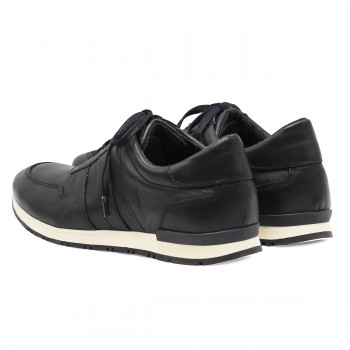 vue arriere sneakers cuir noir lacets noirs jules & jenn