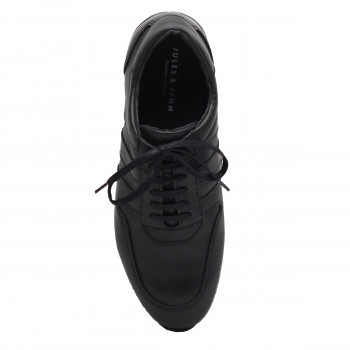 vue dessus sneakers cuir noir lacets noirs jules & jenn
