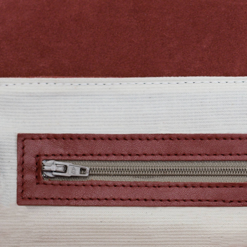 gros plan sac bandoulière cuir rouge jules & jenn