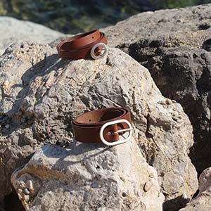 vue posee ceinture large cuir cognac jules & jenn