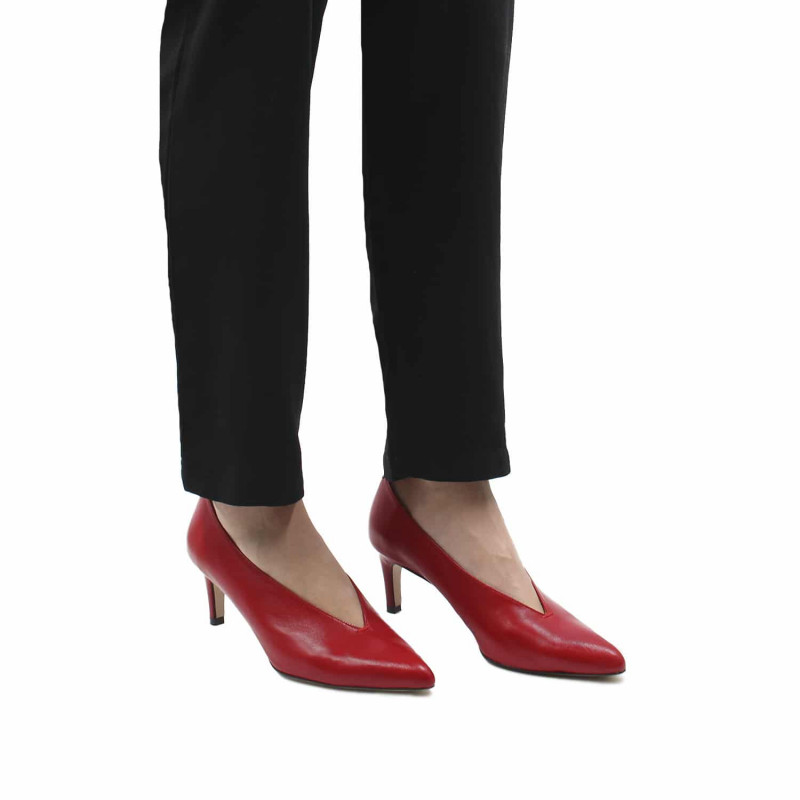 vue portee interieure escarpin decollete V cuir rouge jules & jenn