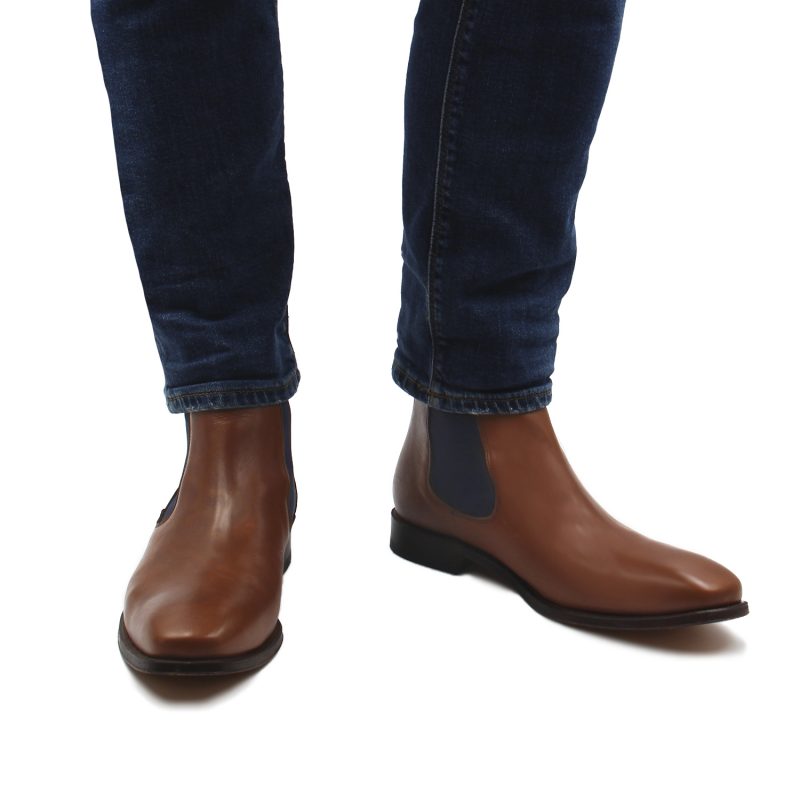 vue portee chelsea boots cuir cognac bleu jules jenn