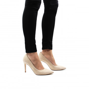 vue portee interieur escarpins classiques cuir daim beige jules & jenn