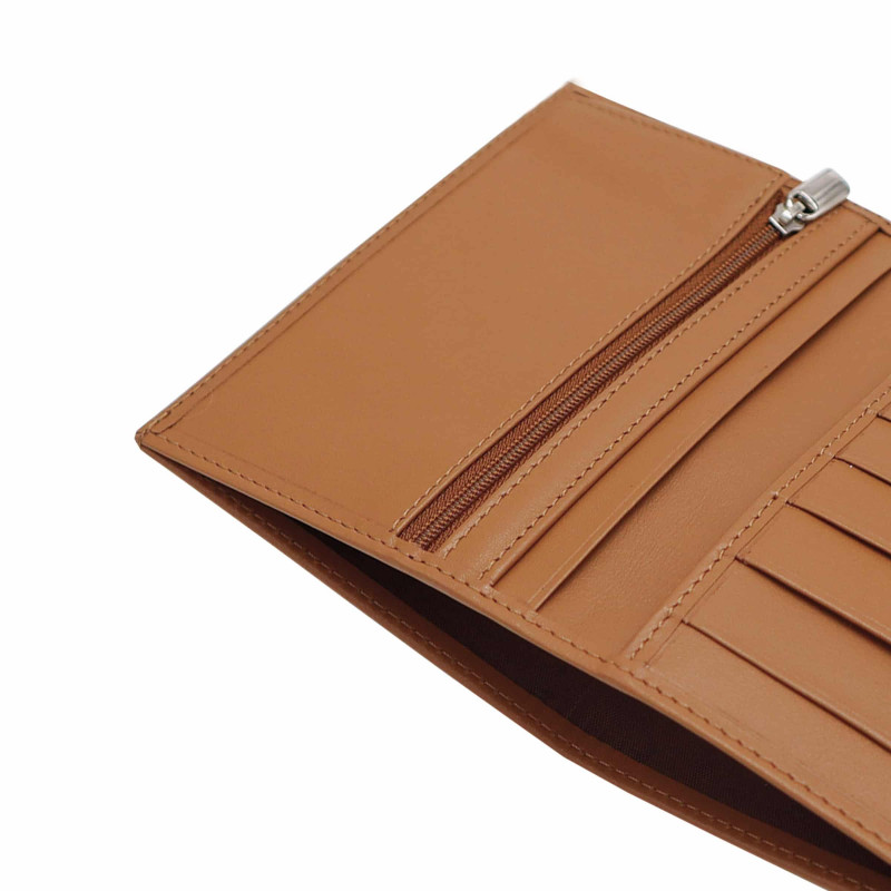 gros plan portefeuille classique cuir camel