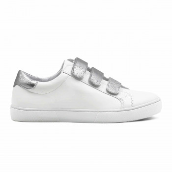 vue exterieure baskets a scratch cuir blanc et argente