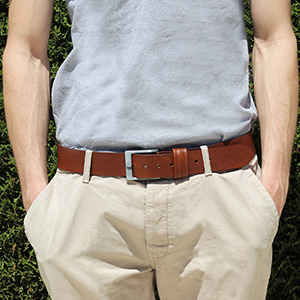 vue portee ceinture casual cuir cognac