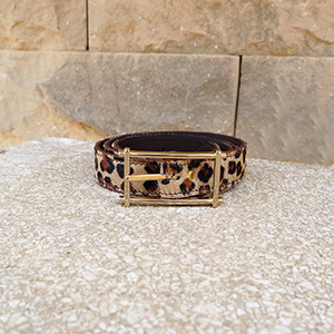 vue posee ceinture mademoiselle cuir leopard