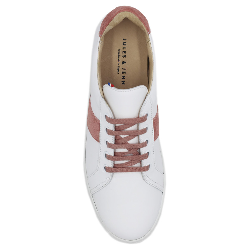 vue dessus baskets a lacet cuir blanc & rose jules & jenn