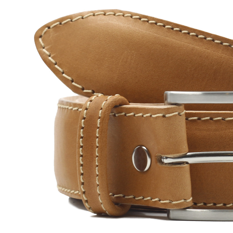 gros plan ceinture classique cuir camel jules et jenn