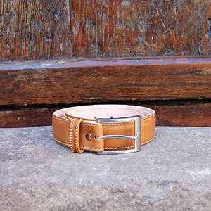 vue posee ceinture classique cuir daim beige jules & jenn