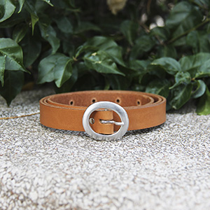 vue posee ceinture fine cuir camel jules&jenn