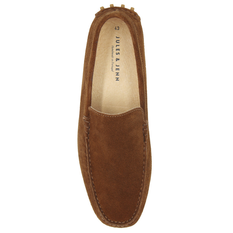 vue dessus mocassins homme cuir daim cognac
