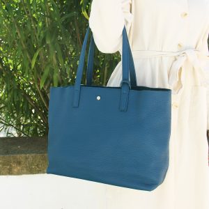 vue extérieure sac cabas cuir souple grainé bleu denim JULES & JENN