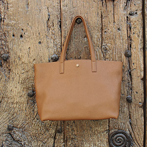 vue posee sac cabas cuir souple graine camel jules & jenn