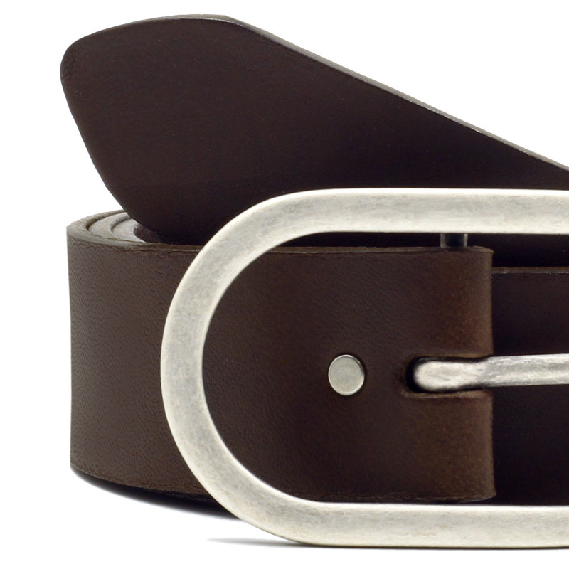 gros plan ceinture large cuir marron JULES & JENN