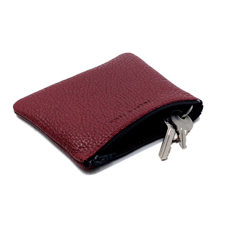 vue dessus pochette cuir grainé upcyclé bordeaux petit modèle jules & jenn