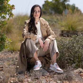 vue portee baskets vintage cuir blanc camel jules & jenn
