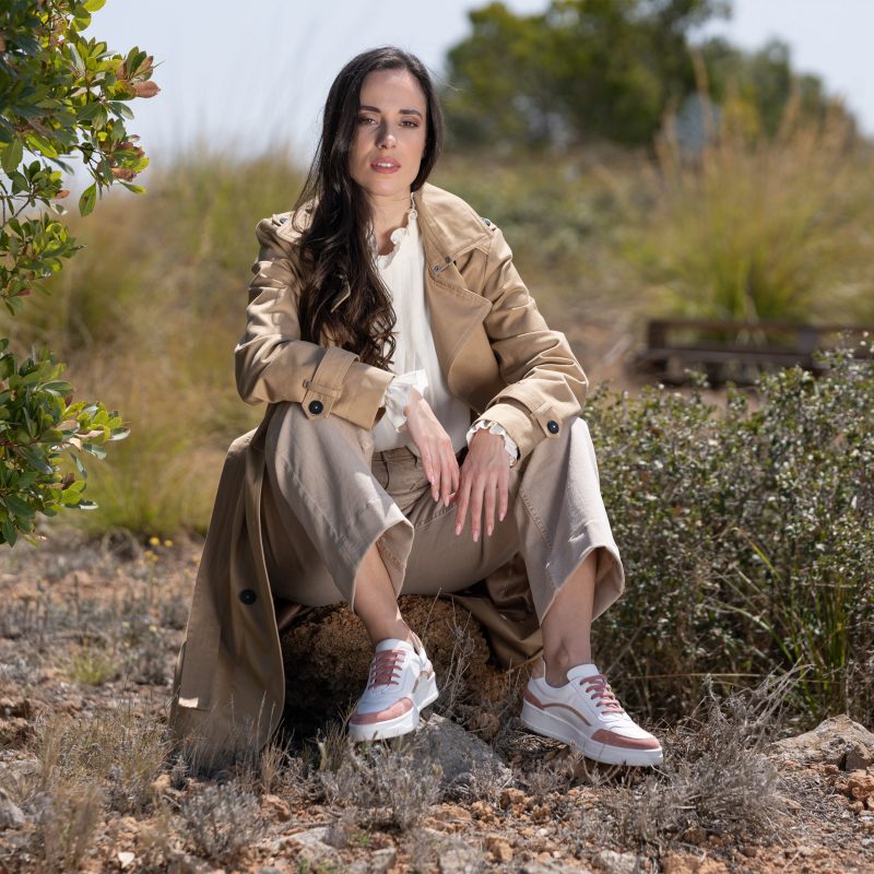 vue portee baskets vintage cuir blanc camel jules & jenn