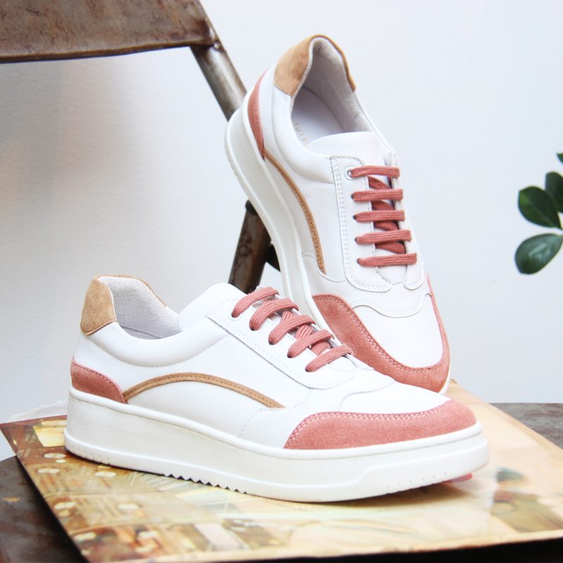 vue posee baskets vintage cuir blanc camel jules & jenn