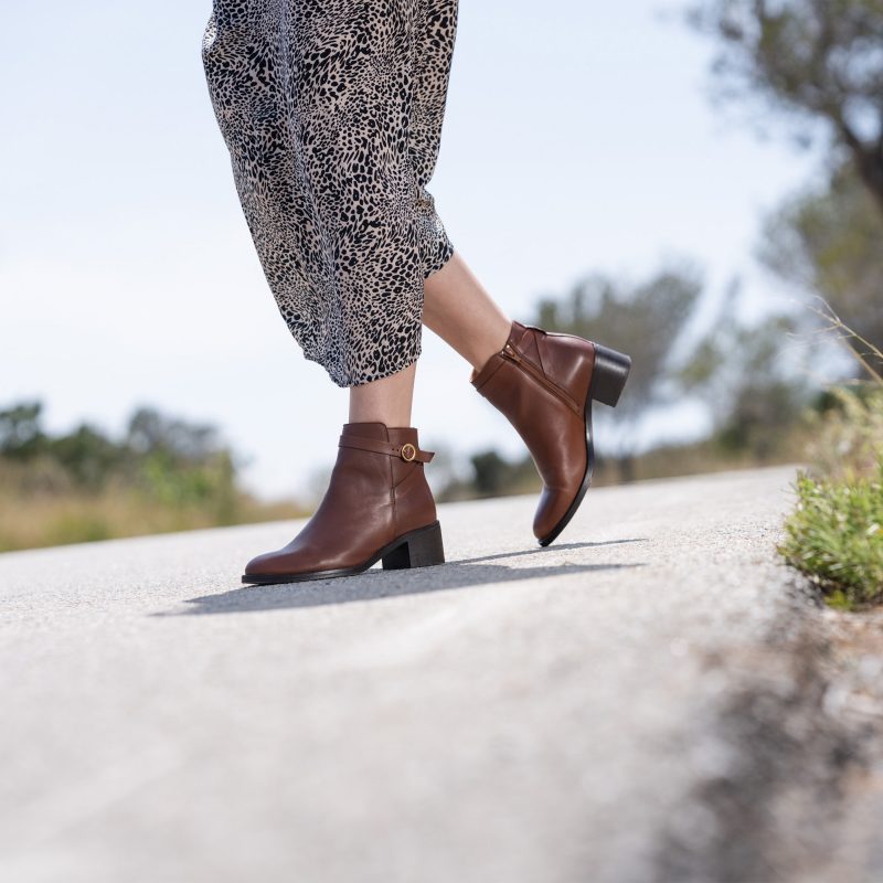 vue portee bottines cavalieres cuir camel jules & jenn