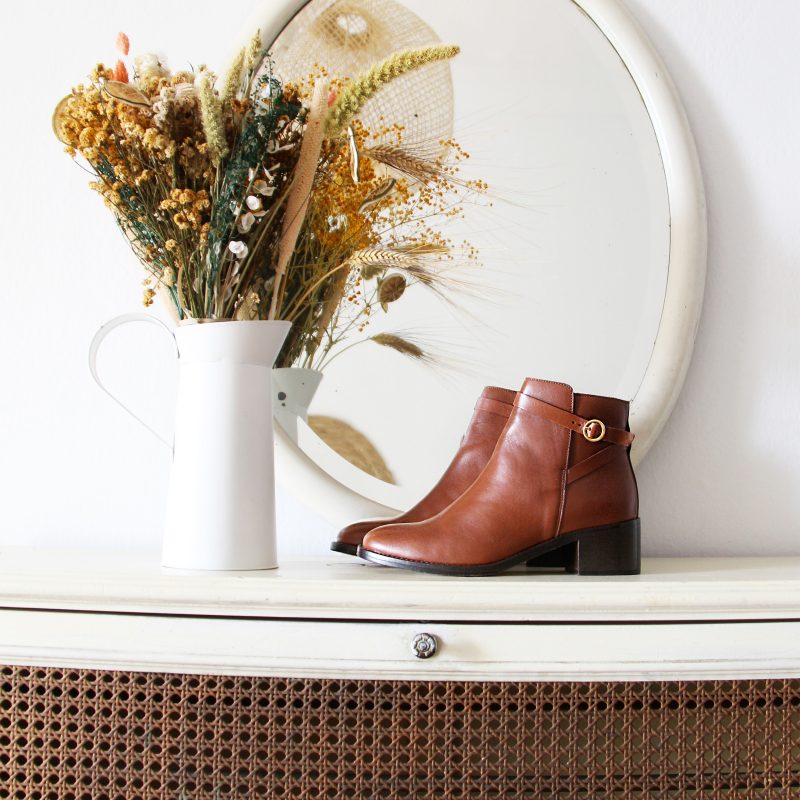vue posee bottines cavalieres cuir camel jules & jenn