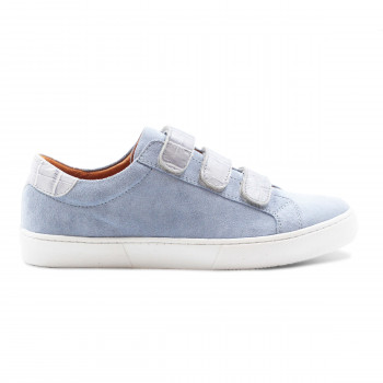 vue extérieur baskets à scratch cuir daim bleu clair JULES & JENN
