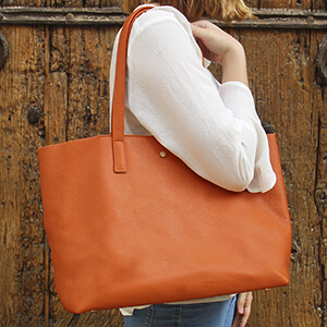 vue portee sac cabas cuir souple graine orange jules & jenn