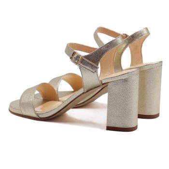 vue arriere sandales a talon cuir metallise dore jules & jenn