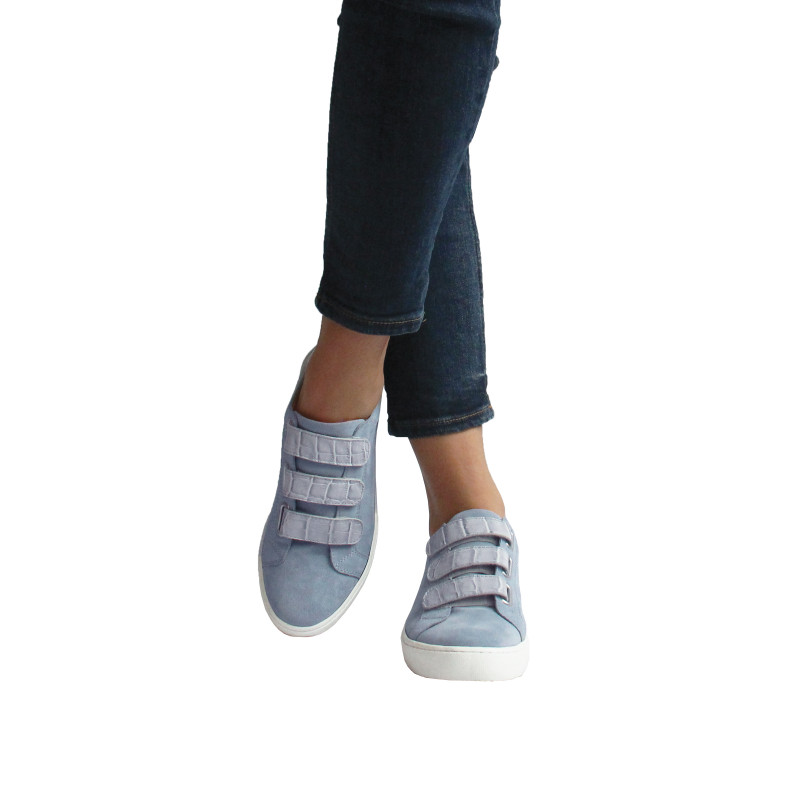vue portee baskets scratch cuir velours bleu clair jules & jenn