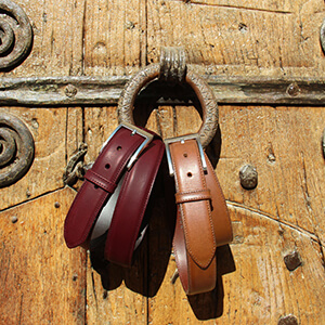 vue posee ceinture classique cuir bordeaux jules & jenn