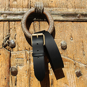 vue posee ceinture week-end cuir noir jules & jenn