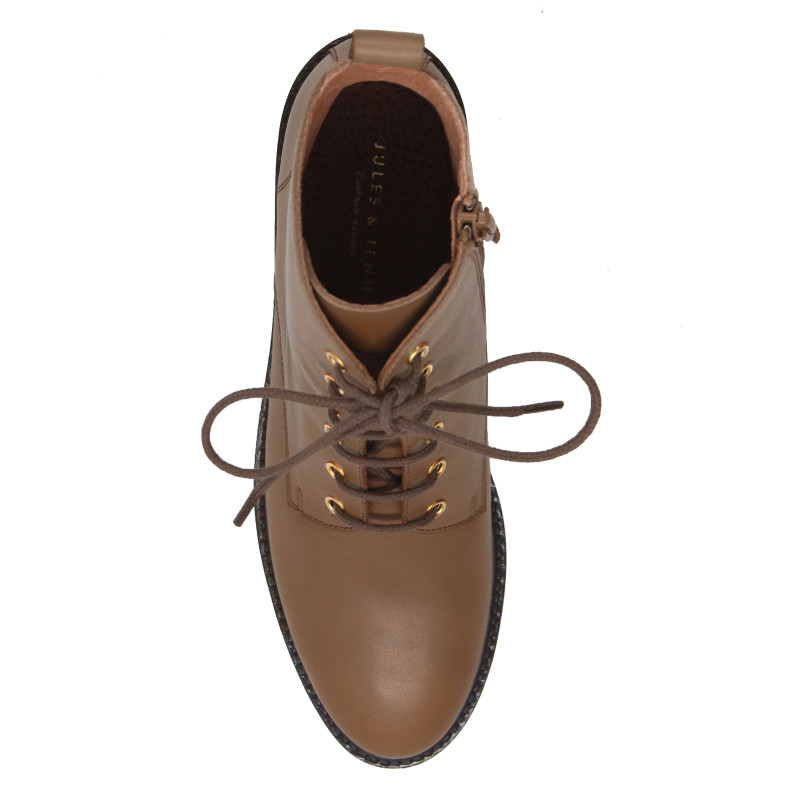 vue dessus bottines plates a lacets cuir taupe jules & jenn