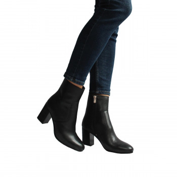 vue portee bottines talon essentielles cuir noir jules & jenn