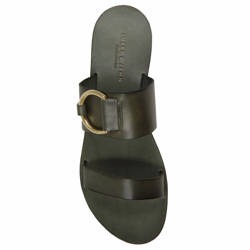 vue dessus sandales plates boucle cuir vert jules & jenn