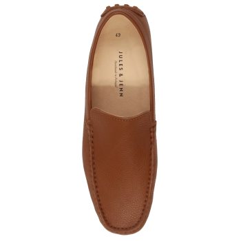 vue dessus mocassins homme cuir graine cognac
