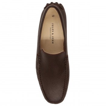 vue dessus mocassins homme cuir graine marron