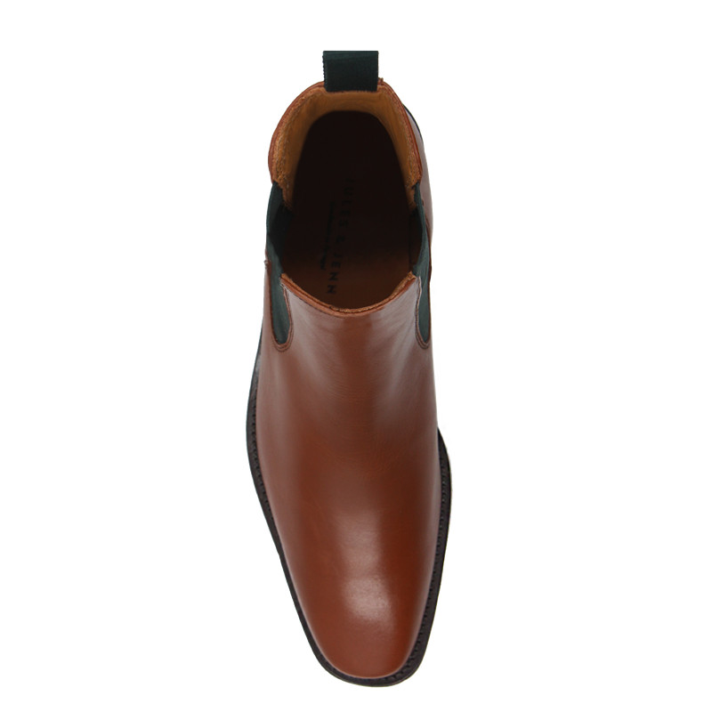 vue dessus chelsea boots cuir cognac vert jules & jenn