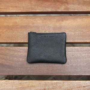 vue posee pochette cuir graine upcycle noir petit modele jules & jenn