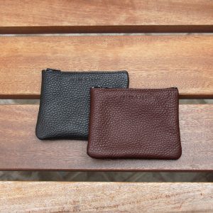 vue posee pochette cuir graine upcycle noir petit modele jules & jenn