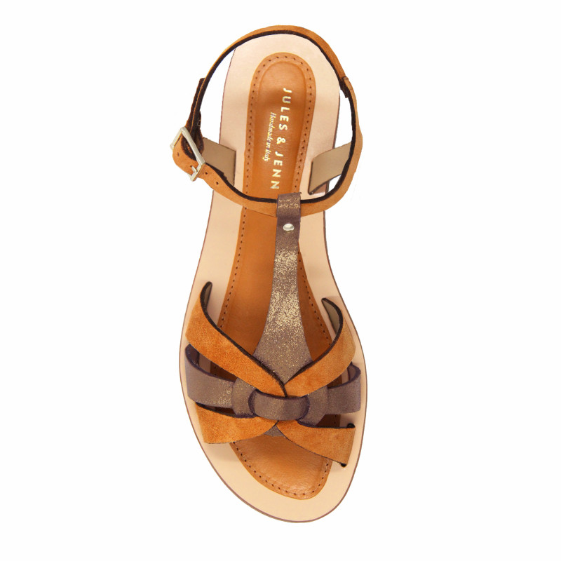vue dessus sandales plates croisees cuir daim cognac jules & jenn