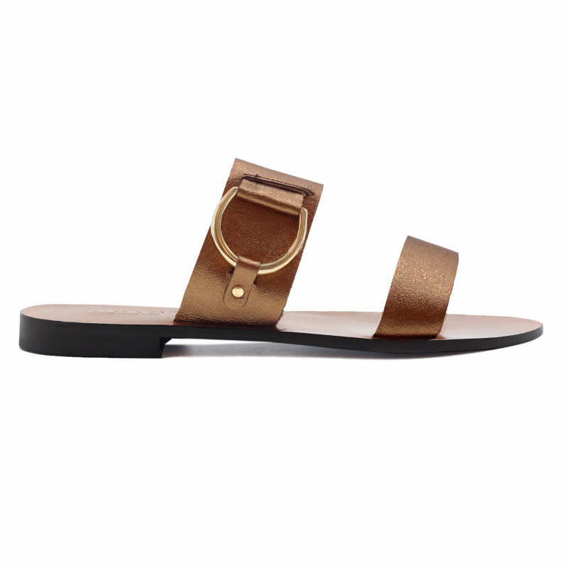 vue exterieur sandales plates boucle cuir metallise bronze jules & jenn