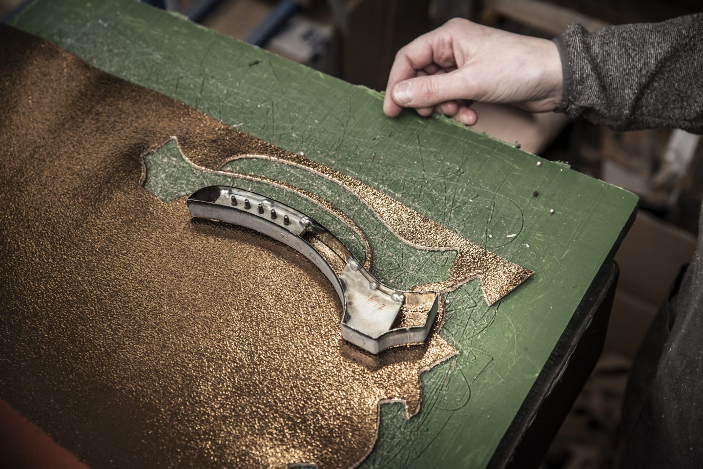decoupe cuir atelier jules & jenn