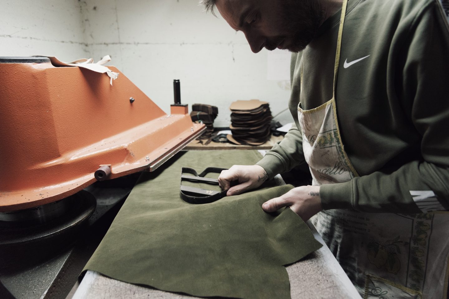 travail cuir atelier italien jules & jenn